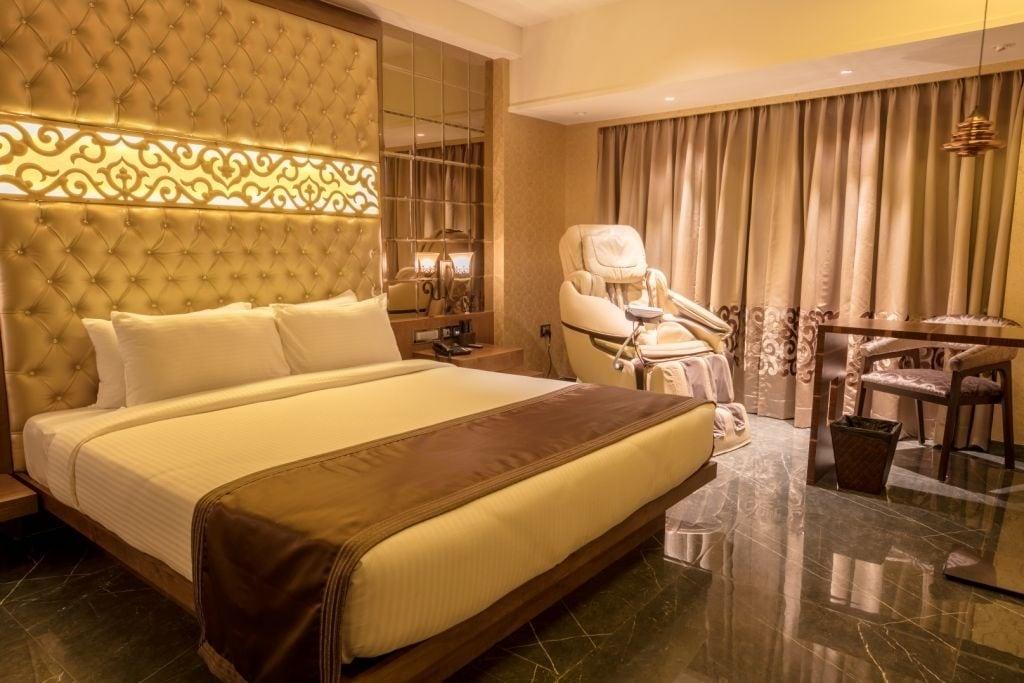 Hotel Peninsula Redpine Bombay Esterno foto