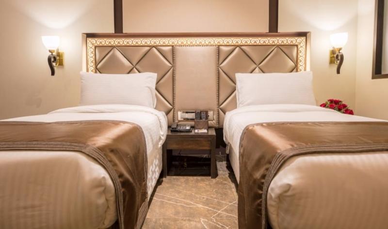 Hotel Peninsula Redpine Bombay Esterno foto