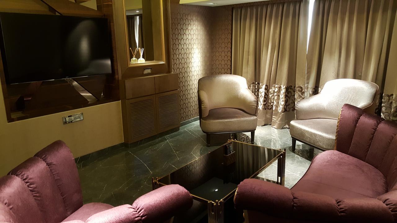 Hotel Peninsula Redpine Bombay Esterno foto