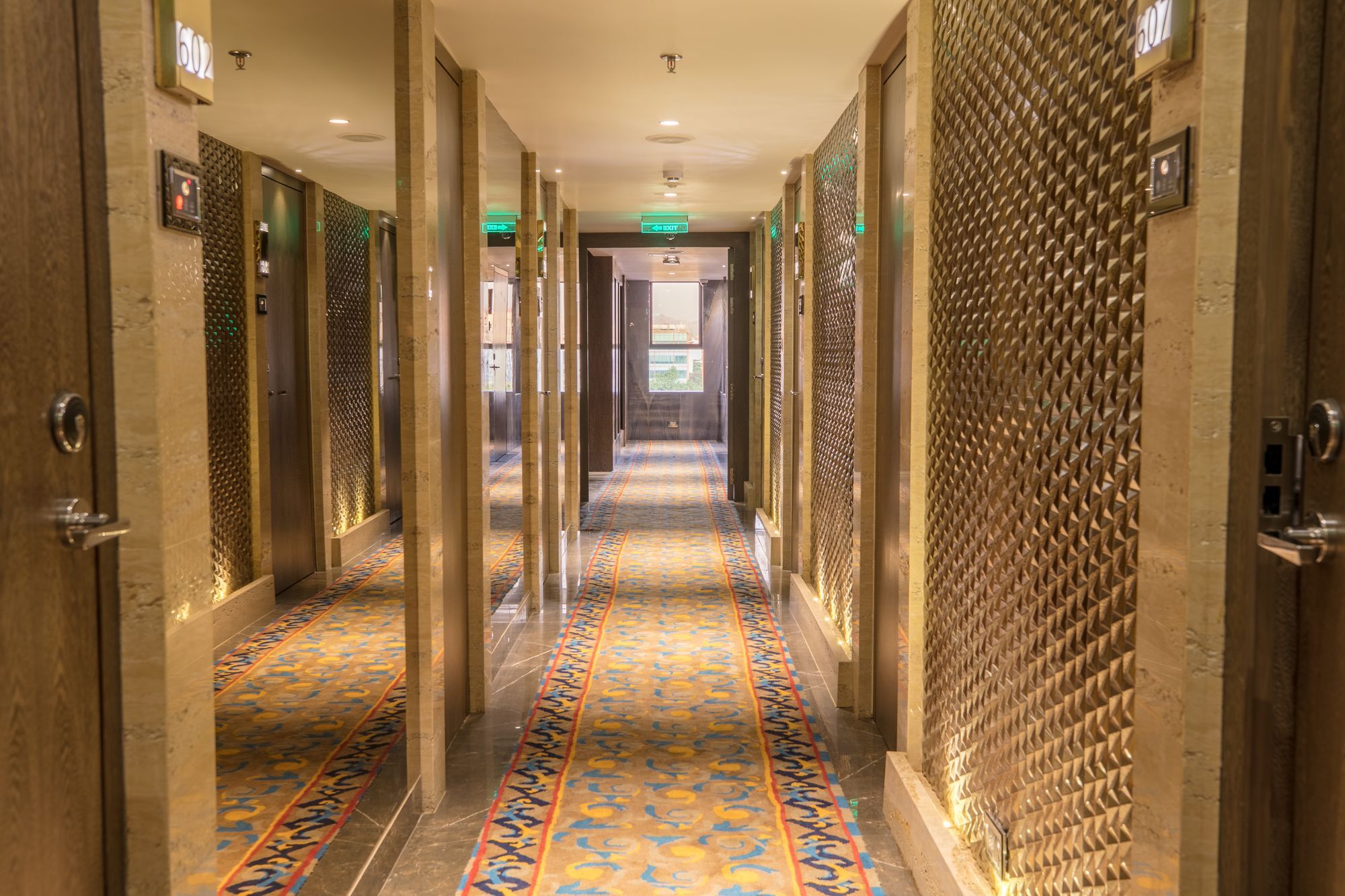 Hotel Peninsula Redpine Bombay Esterno foto